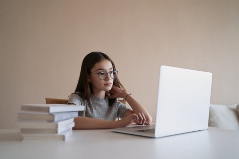 How Can Online Learning Affect Your Child’s Eyes?