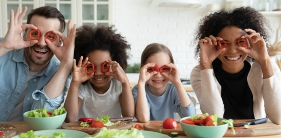 What foods contain the best vitamins for the eyes? image