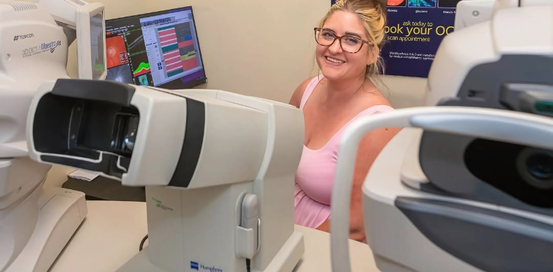 Modern eyecare equipment at Dr Bruce Coward & Associates